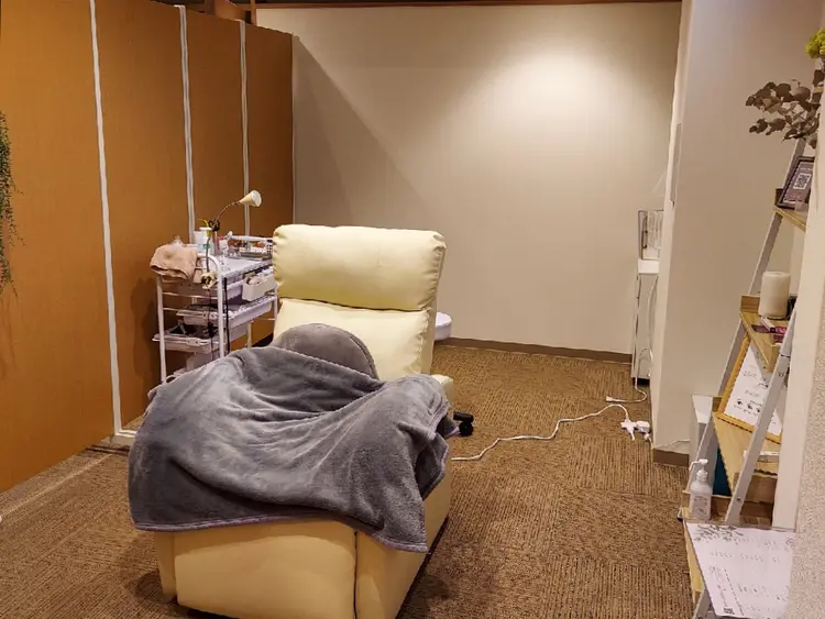 eyelash Recona の内観・外観1