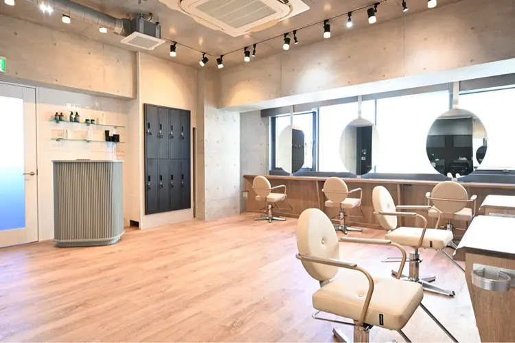 hair&spa uraraの内観・外観1