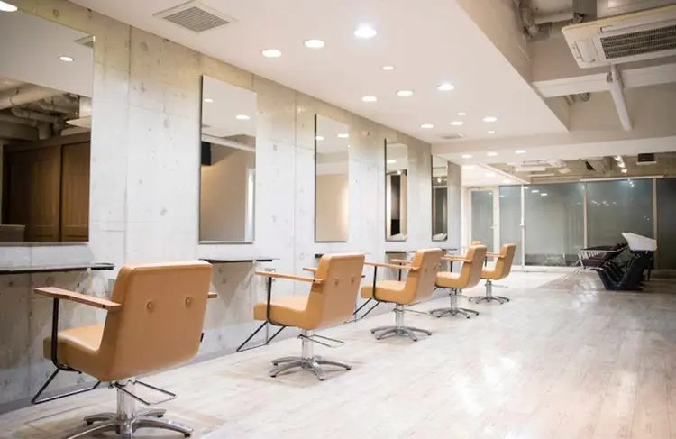 Hair&Make PHATの内観・外観2