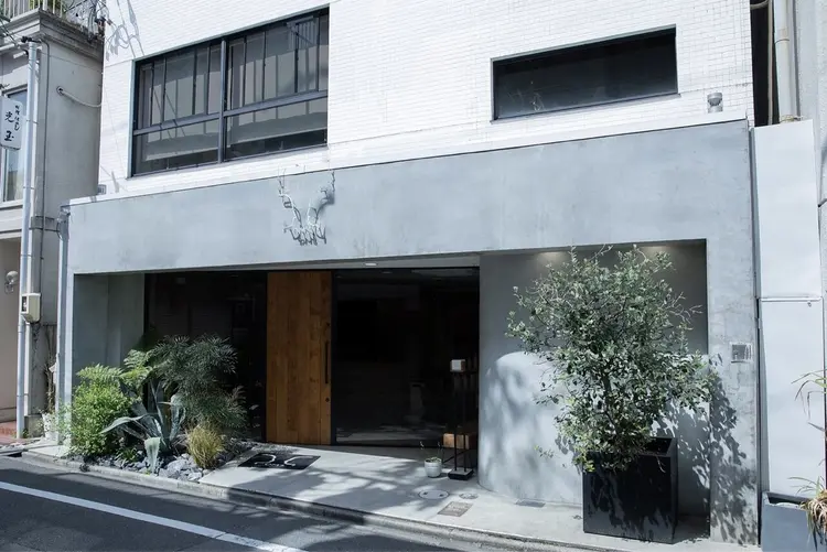 OM'sの内観・外観1