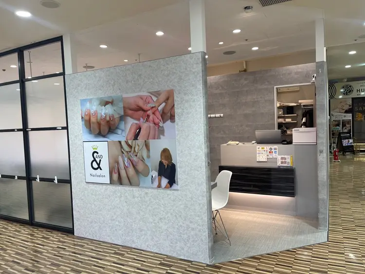 AND Nailの内観・外観1