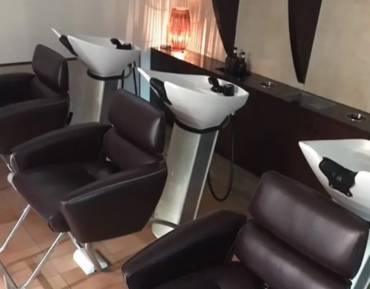 SUPREME HAIR 船橋店の内観・外観2