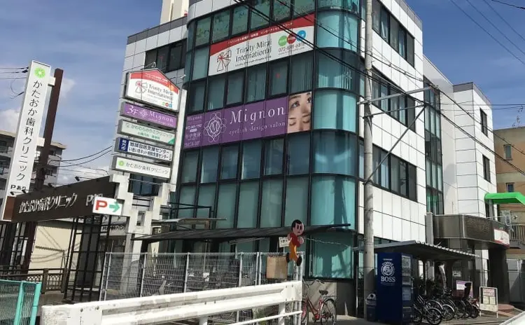 ミニョンアイラッシュデザインサロンくずは店の内観・外観2