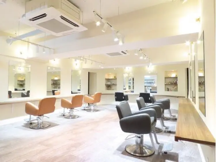 FaMeの内観・外観2