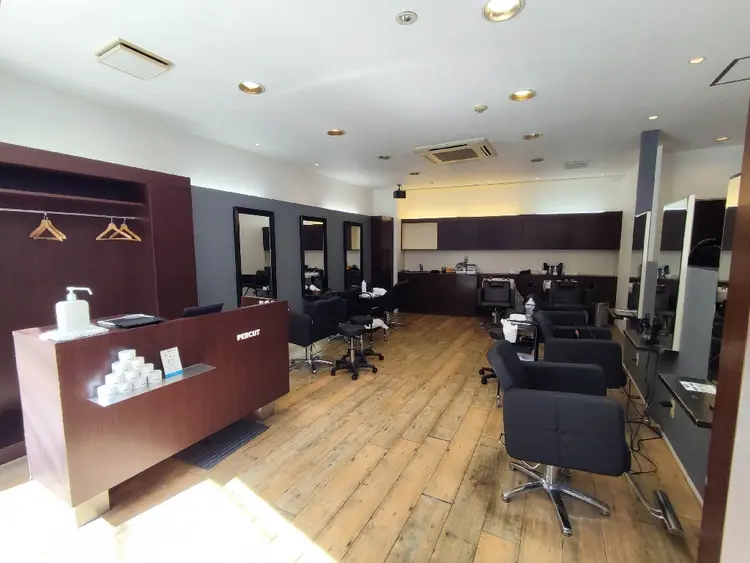 MEN'SHAIR PERCUTの内観・外観2