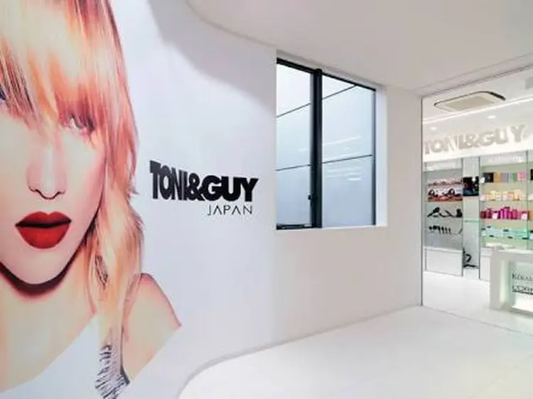 TONI&GUY原宿サロンの内観・外観2