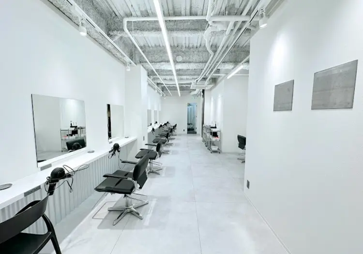 Ace men's salon栄矢場町店の内観・外観1