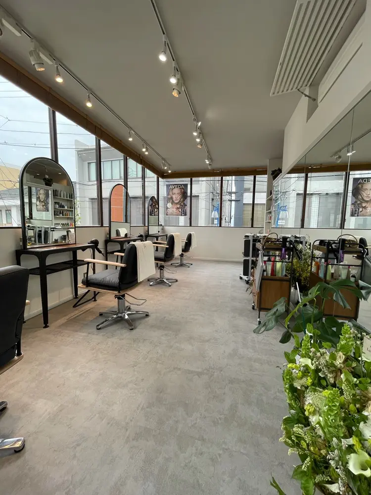 tricca  AVEDAの内観・外観2