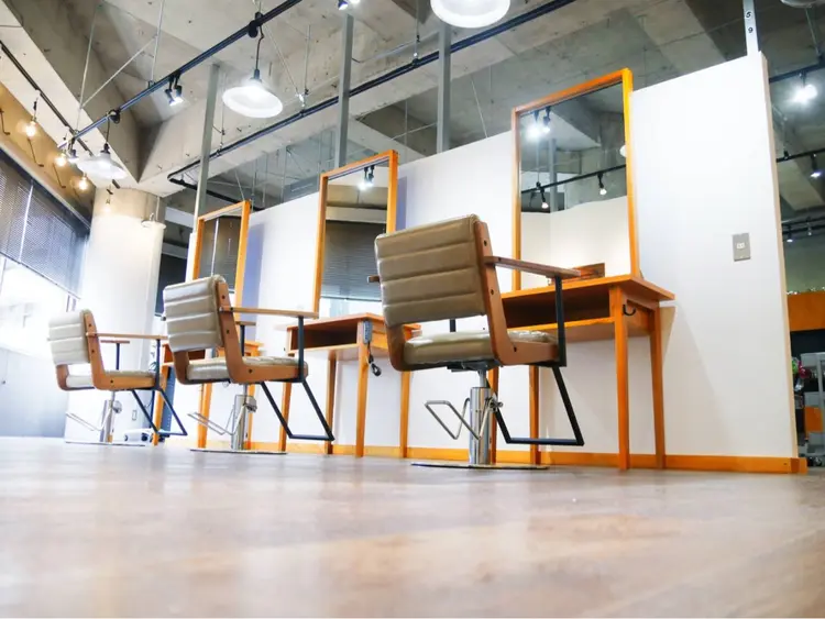 Aust hair Mico（オースト ヘアー ミコ)の内観・外観1