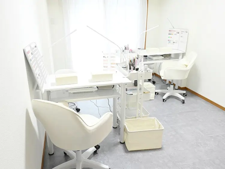 nail salon ramoveの内観・外観2