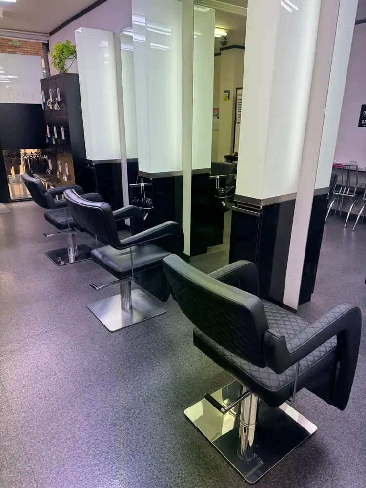 ヘアサロン　イワサキ　京橋店の内観・外観2