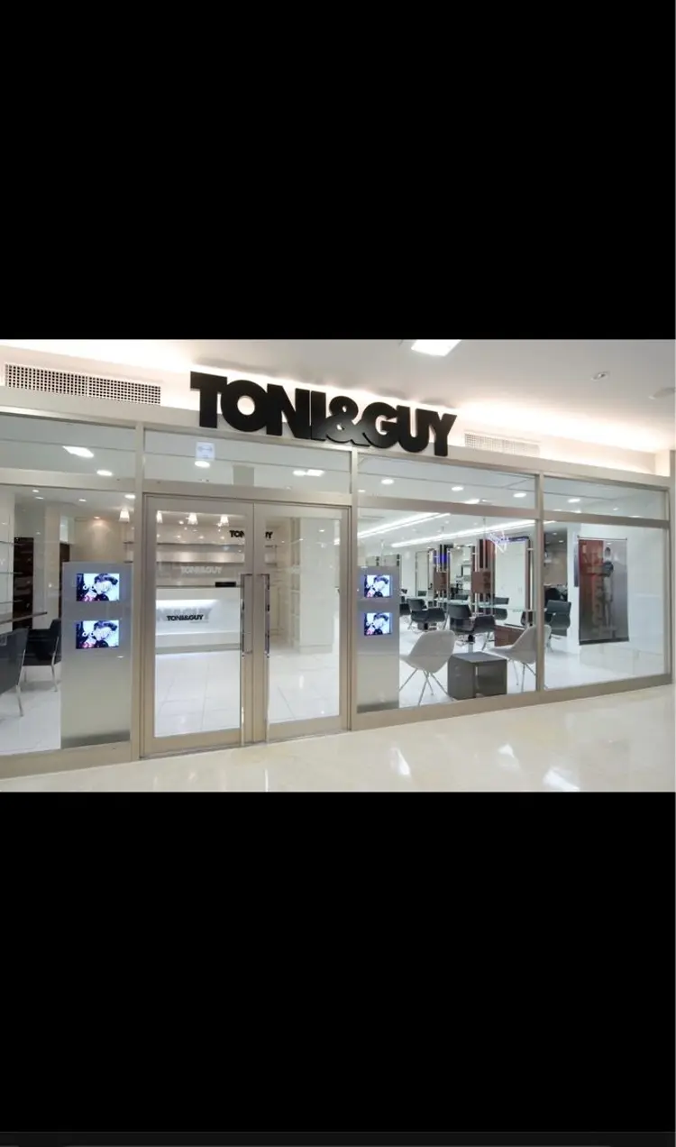 TONI&GUYの内観・外観1