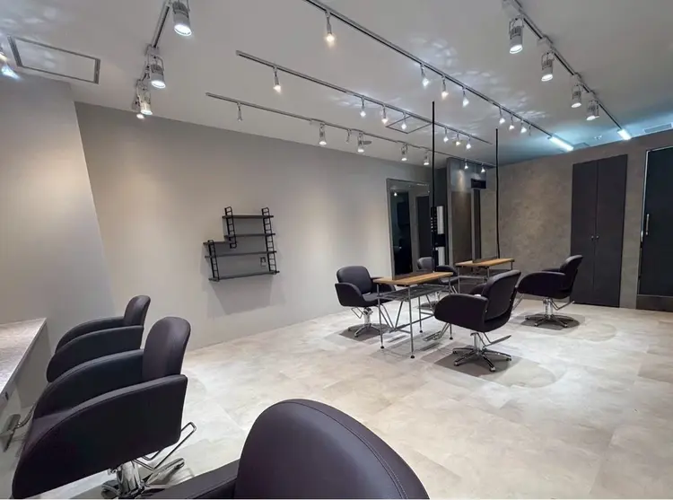 Lafith hair merry桂川店の内観・外観1