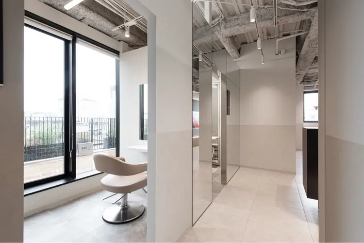 SALOWIN 下北No.R店の内観・外観2