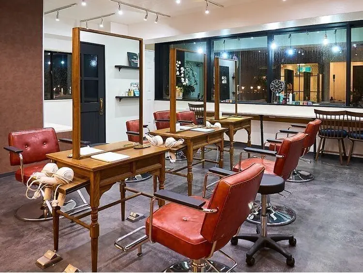 CUT純の内観・外観2