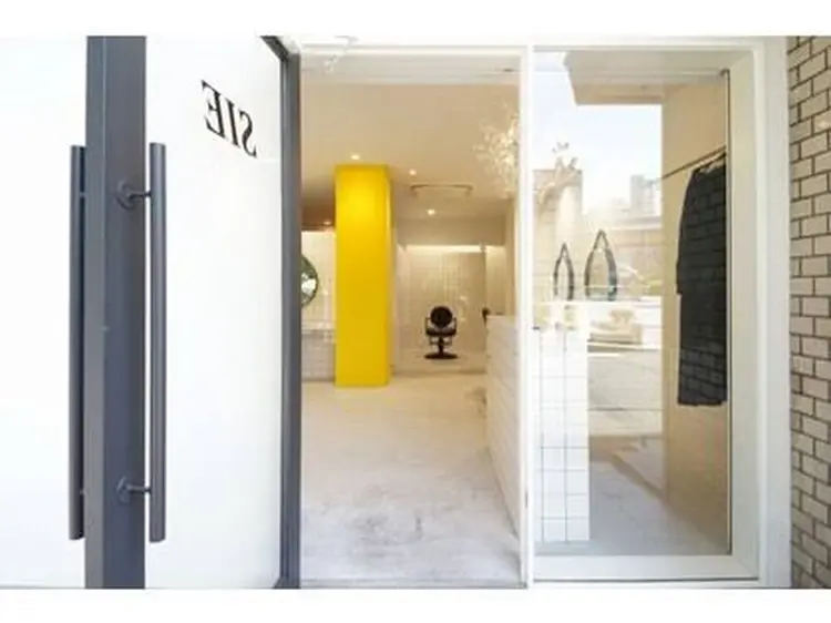 SIEの内観・外観1