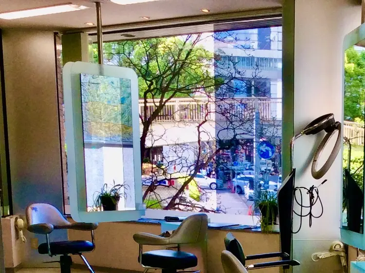 au美容室の内観・外観3