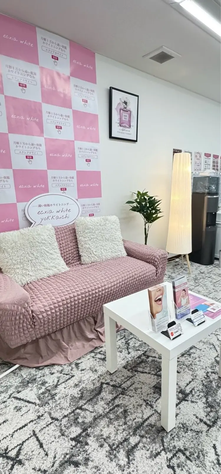 エクシアホワイト四日市店の内観・外観2