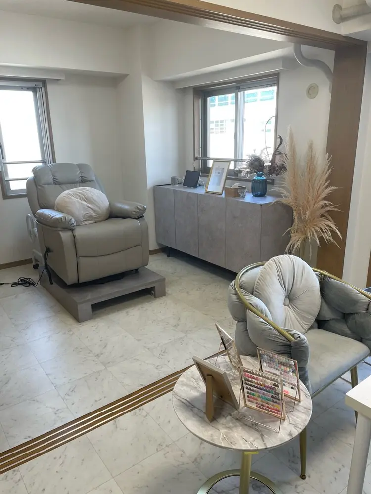 e-nailの内観・外観1