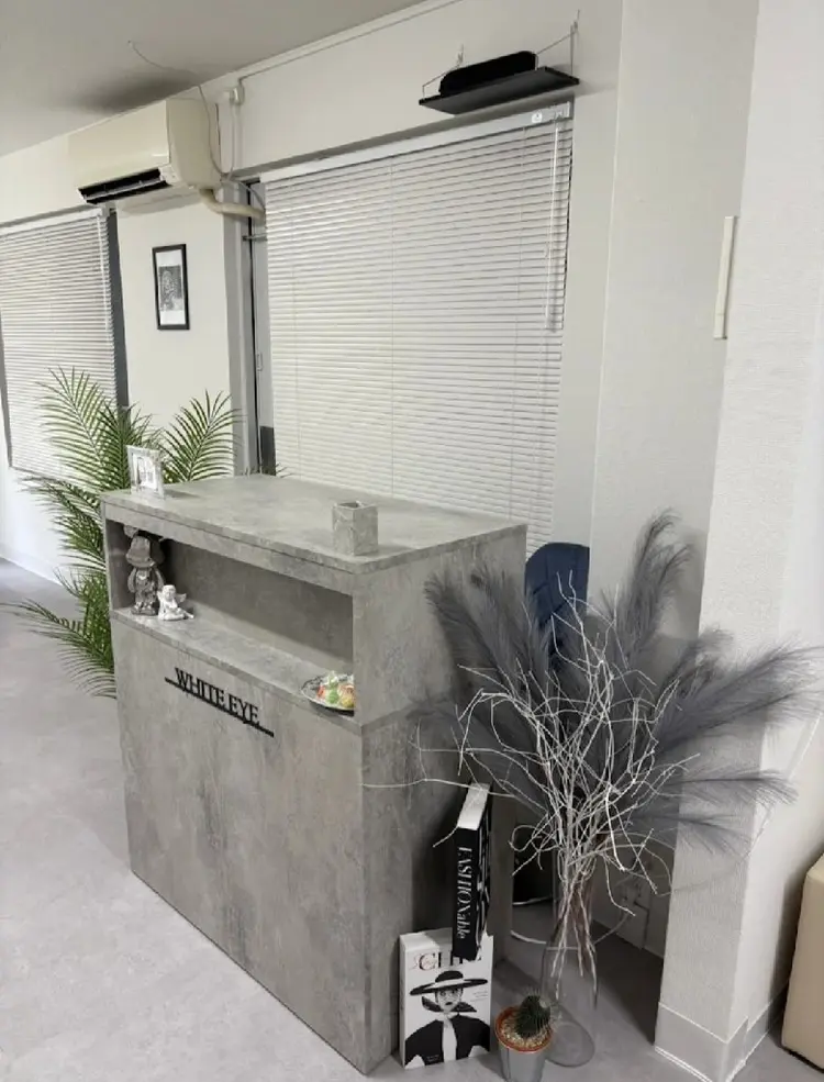 WHITE EYE 関内の内観・外観1