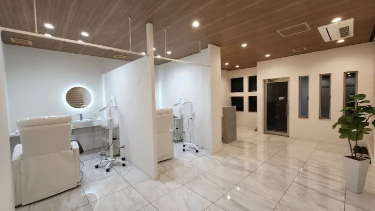 ティンクルホワイト橿原店の内観・外観1