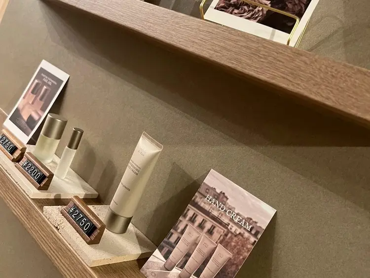 nail salon LILi third.の内観・外観2