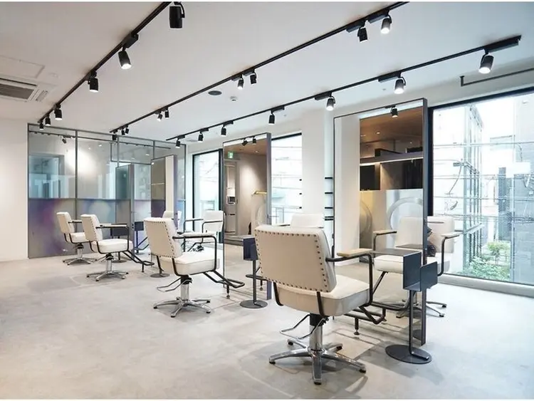 GO TODAY SHAiRE SALON 原宿本店の内観・外観1