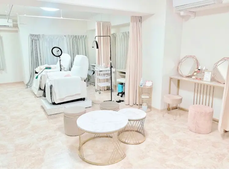 【ange/アンジュ】まつげはパーマ・パリジェンヌ専門店の内観・外観1