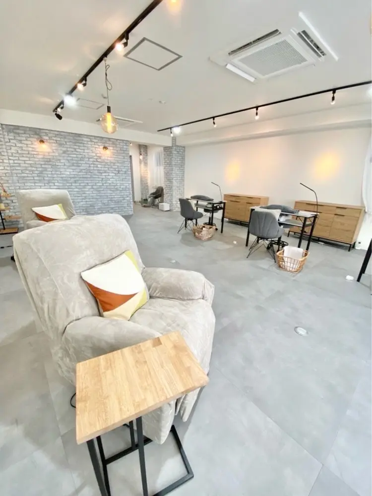 nail salon tiffinの内観・外観2