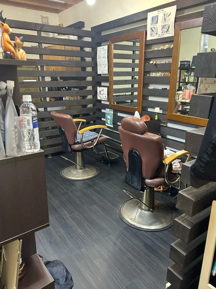 ヘア&リラクゼーションNEUTRALの内観・外観1