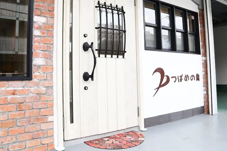 つばめの巣の内観・外観1