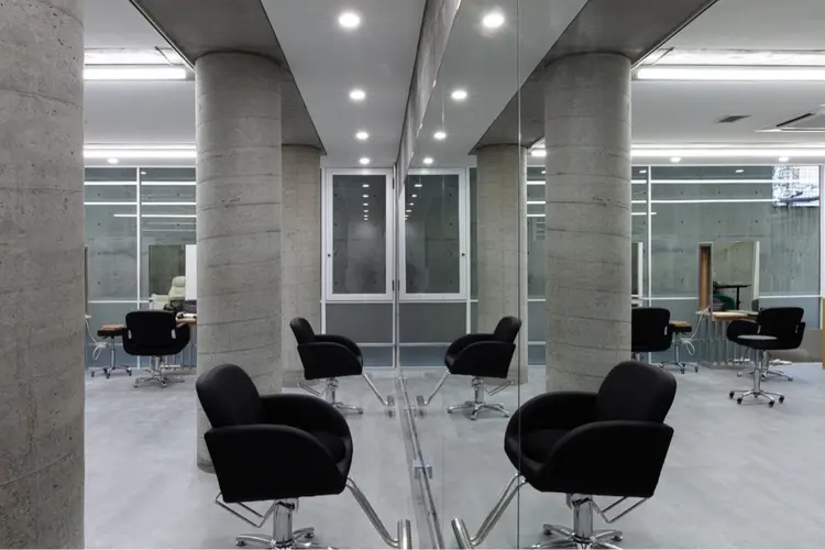 welring hair salonの内観・外観1