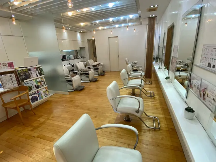 hair&make SHiNの内観・外観2