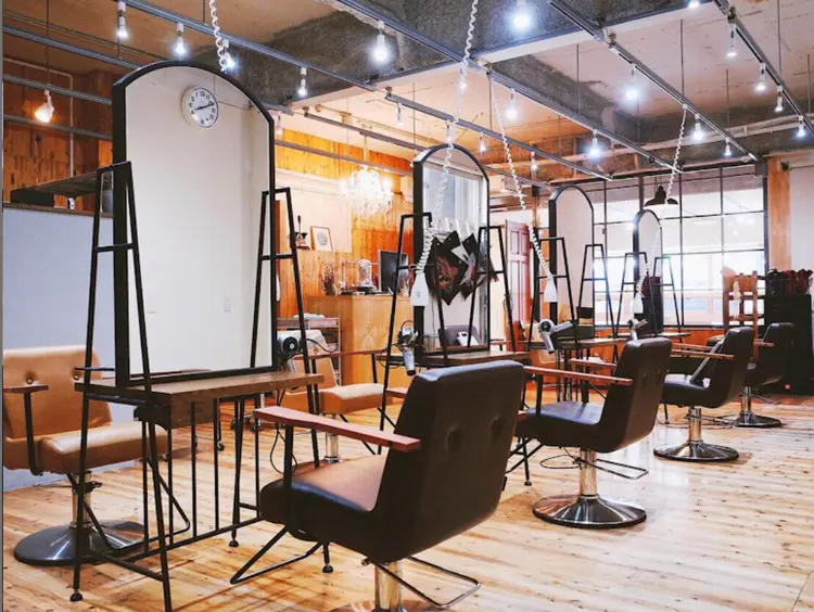 IOの内観・外観2