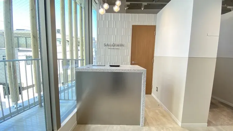 SALOWIN原宿ALLEY店の内観・外観1