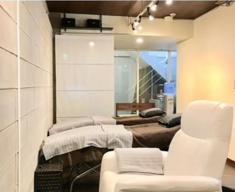 美容サロン　Mauloa　学芸大学　東口店の内観・外観1