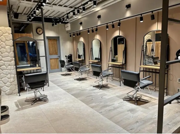 overhair 尼崎店の内観・外観1