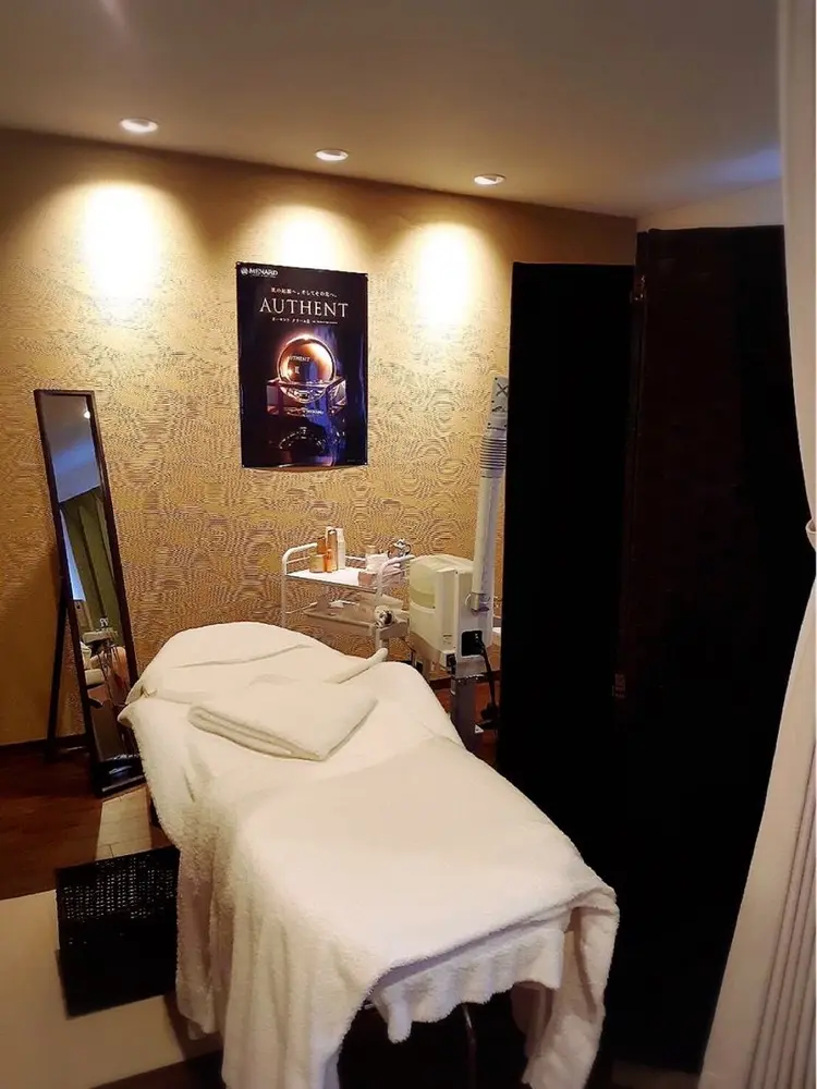 メナードフェイシャルサロン南郷通の内観・外観1