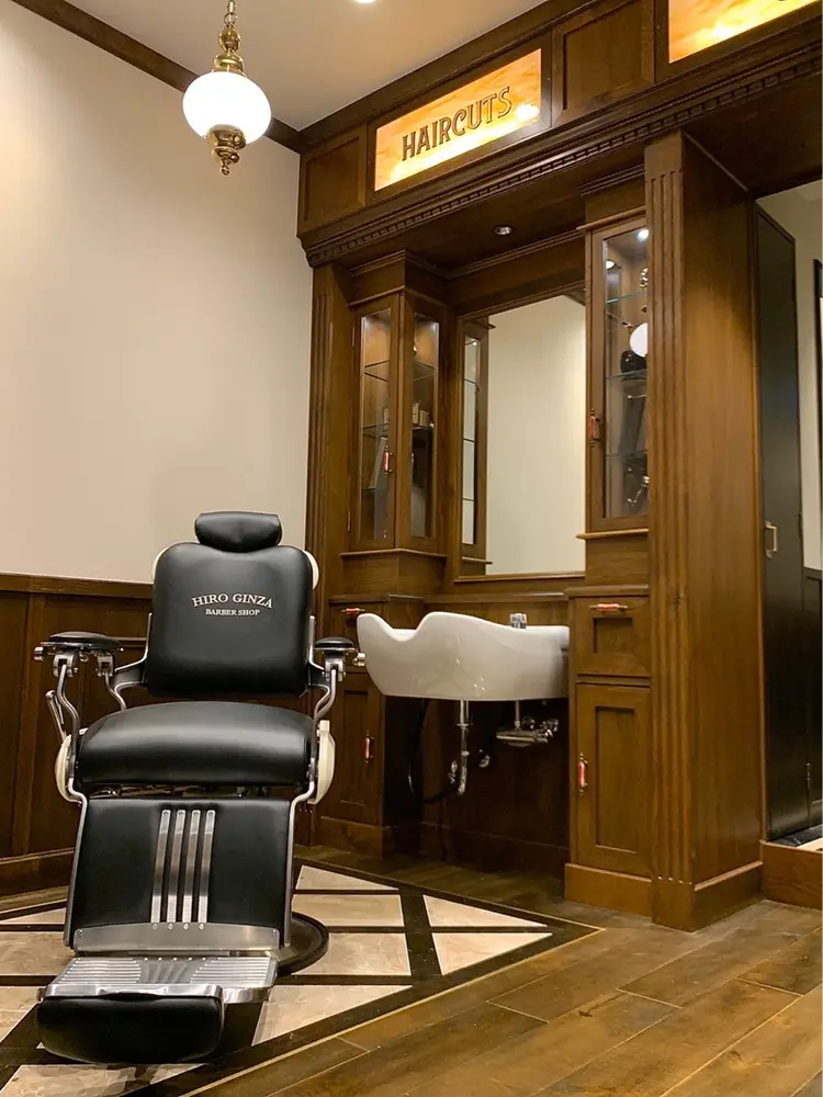 ヒロ銀座　バーバーショップ神楽坂店の内観・外観1