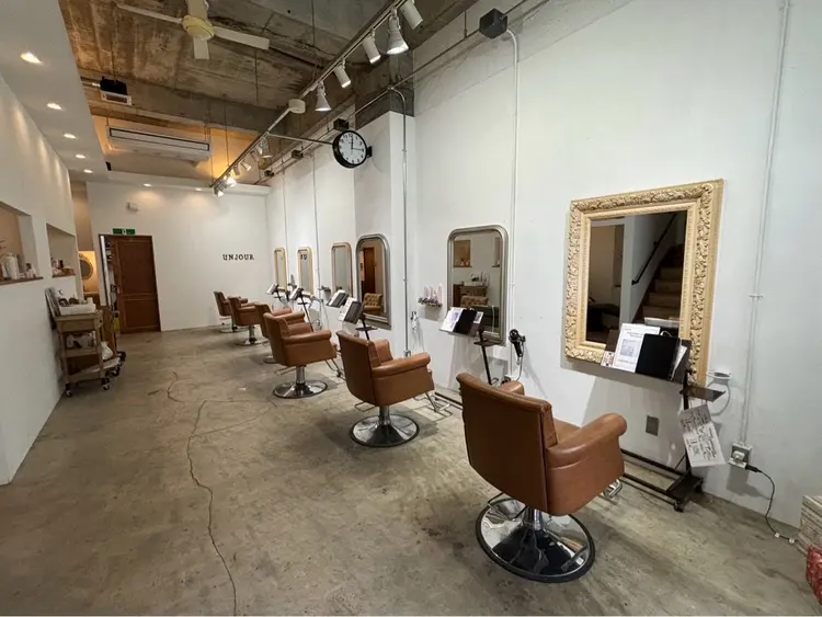 UNJOUR.上荒田店の内観・外観2