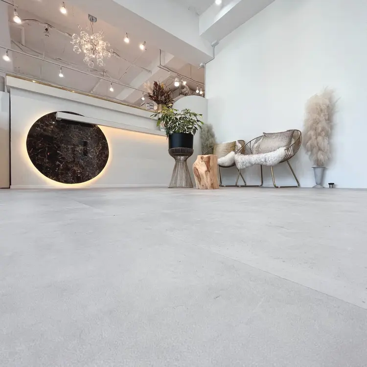 イエナの内観・外観1