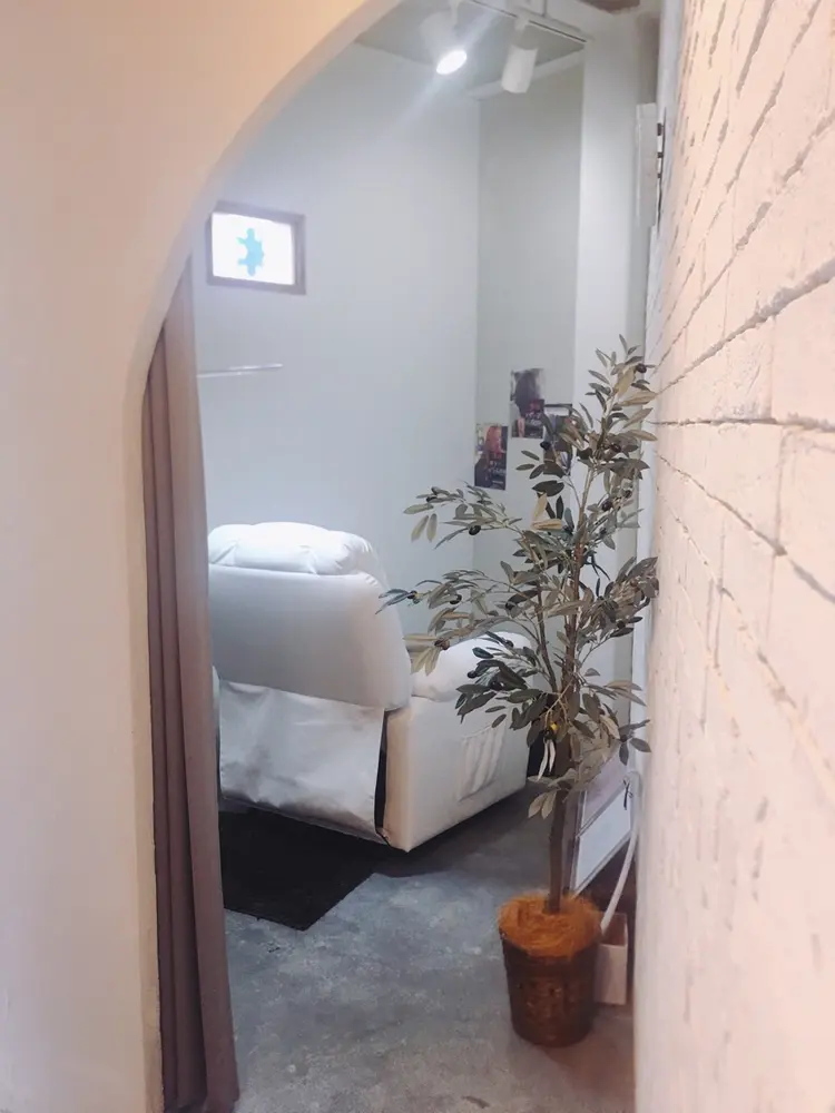 美容室 3piece 個室マツエクroomの内観・外観3
