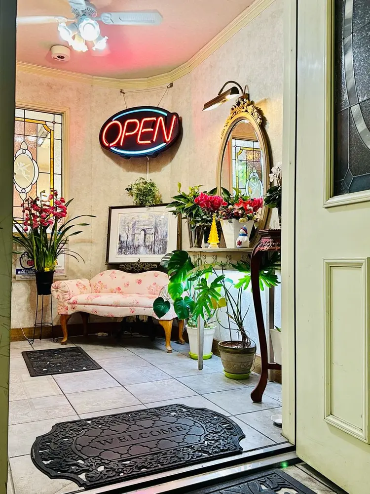 美容室ティンカーベルの内観・外観2