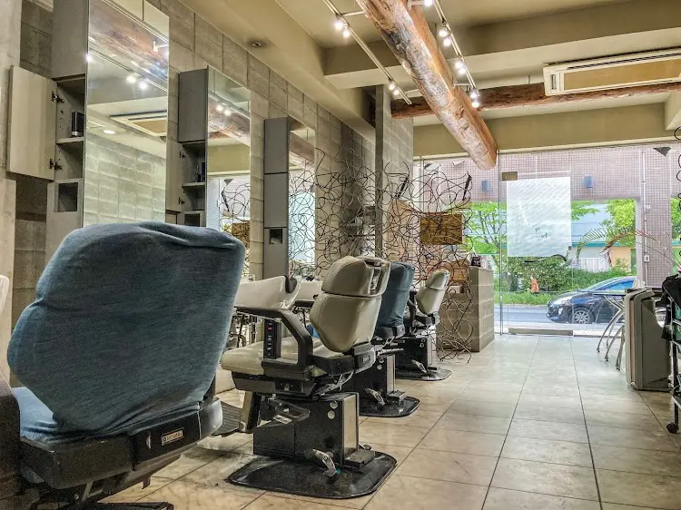 HAIR AVENUE benkei 出戸店の内観・外観2