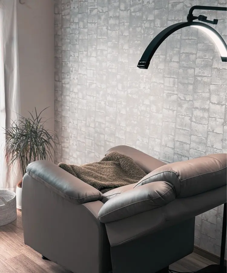 まつ毛と眉毛の専門店　オクターブ福岡店の内観・外観2