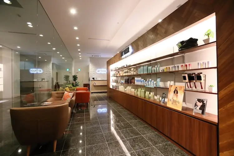 ART RUSH Rebs 多摩センター店の内観・外観1