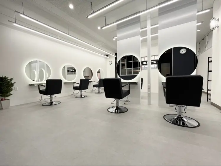 BLEACHi  大町店の内観・外観3