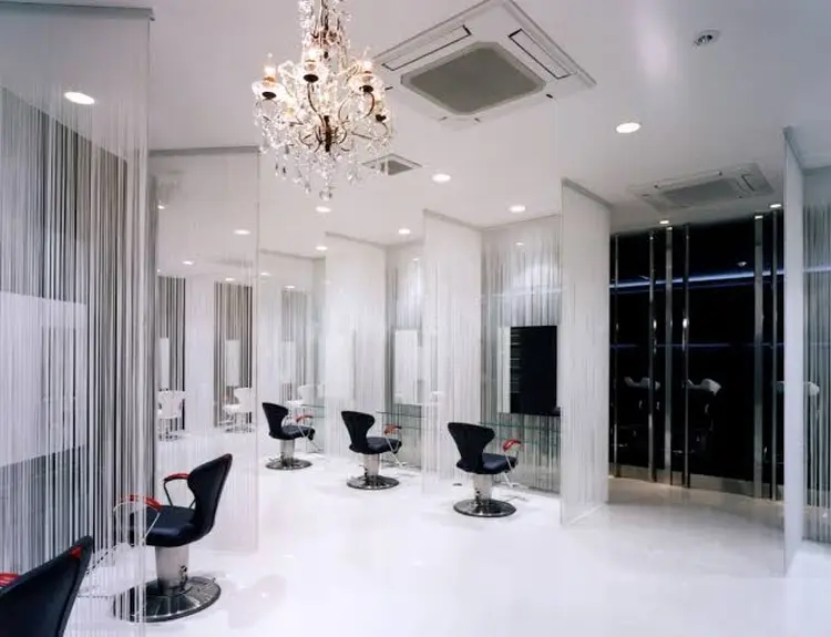 HAIR&MAKE EARTH 四日市店の内観・外観2