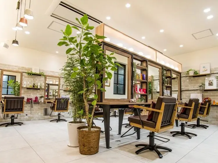 COVERHAIR bliss 川口東口駅前店の内観・外観2