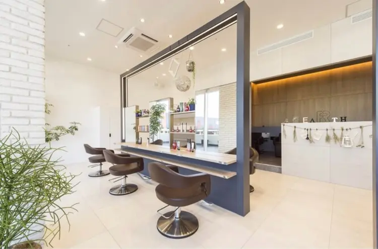 EARTH 草津エイスクエア店の内観・外観1